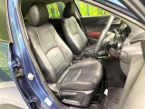 運転席シート廻りは使用感も少なく、良好な状態となっています。前オーナー様が丁寧に使っていたことがよくわかりますね。