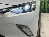 【LEDヘッドライト】悪天候や夜間走行時も良好な視界を確保し安心して運転できる高輝度LEDヘッドライトを装備!点灯速度が早く、消費電力も抑えられています。