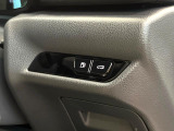 【パワーバックドア】スマートキーや運転席のボタンを押すだけでリアゲートが自動で開閉します!荷物を持っている時や、高い位置にあるバックドアを閉める際に便利な機能です♪