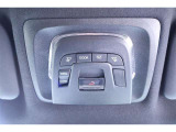 コネクティッドサ-ビスのヘルプネット機能を搭載しています。車両の位置情報などが自動で送信されるので、迅速な緊急車両の手配ができます。機能の詳細はスタッフまでお問い合わせください