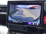 3ビュー切り替えやガイド線表示のバックカメラで、バックでの車庫入れも安心です。