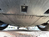 サビも少なくとても綺麗な車両です!下回りがきれいなうちに、防錆加工の施工がオススメ。降雪地域はもちろん、沿岸部にお住いの方や、趣味でマリン・ウィンタースポーツをされる方に大変好評いただいております。