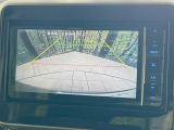 【バックカメラ】駐車時に後方がリアルタイム映像で確認できます。大型商業施設や立体駐車場での駐車時や、夜間のバック時に大活躍!運転スキルに関わらず、今や必須となった装備のひとつです!