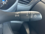 【オートライト(AUTO)】外の明るさをシステムが感知して、自動でヘッドライトが点灯します!ヘッドライトをつけ忘れを防ぐ便利機能です。