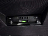 すっきりとインストールされた純正ビルトインETC。見た目もさることながら実用性も充分です。
