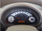 【明るく見やすいメーター】視認性が良く明るく見やすいメーター。運転者にとって見やすいメーターは運転していても疲れないですよね。