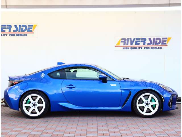 ターボーレーシング　車　青モデル スバル BRZ 2.4 R ワンオーナー 車高調 社外ディスプレイオ の中古車