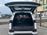 パワーゲートで楽々操作できます・荷室も広々です。