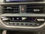 オートエアコンがついてますので、お好みの温度をセットするだけで風の強さや風量を自動で調整します。スイッチも簡単操作で快適に過ごせます。