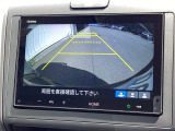 3ビュー切り替えやガイド線表示のバックカメラで、バックでの車庫入れも安心です。