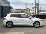 住所:金沢市松村4丁目291(旧アウディ金沢跡地)電話:076-268-2301、示野イオン交差点から海側環状線方向へ500メートル程進行すると右手に当社展示場がございます。