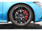 <CLA45 S 4マチック+ 専用装備>・19インチAMG鍛造アルミホイール・AMGレッドブレーキキャリパー・AMGドライバーズパッケージ・本革シート