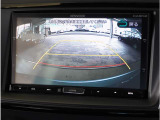 【バックカメラ】駐車が苦手な方でも安心してお乗りいただけます。リバース連動で画面が切り替わるのでとっても便利です。
