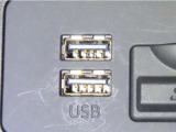 USB端子を装備しております。