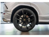 ■Grigio Nimbus ■Rims Taigete 23 shiny black ■Black caliper ■Body Color Style Package