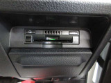 ビルトインタイプのETCで車内の収まりもスッキリ! 高速を使う方は必須のオプションですね!