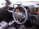 運転席周りは遊びにも通勤にも普段のお買い物にもピッタリ。日々のドライブに居心地のよいレイアウトです。