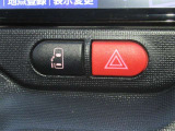 片側電動スライドドア付きです。
