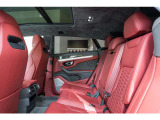■Elegante Leather ■Q-Citura with Leather ■Multi-function steering wheel in colored smooth leather ■Big Interior Carbon Package on Front Consolle ■Advanced 3D Bang&Olufsen Soud System