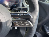 メモリー付きパワーシートが装備されている車両はシートの位置・ドアミラーの角度・ハンドルの位置を3名まで記憶出来ます。