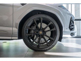 ■Grigio Nimbus ■Rims Taigete 23 shiny black ■Black caliper ■Body Color Style Package