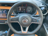【純正革巻きステアリング】上質な革を使用することで、手にしっかり馴染みとても運転しやすいハンドルです♪