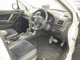気になる車はすぐにお問い合わせください!画面右側の0066から始まる無料ダイヤルからお問い合わせ下さい!専門スタッフがお車のご質問にお答えいたします!