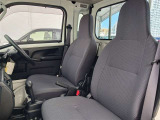 見通しのよいすっきりとした視界で、誰でも運転しやすいです。運転のしやすさは疲れにくさにも繋がりますよ♪