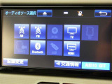 純正CD/AM/FMオーディオを装備です。Bluetooth装備ですのでスマホと通信で音楽が聴けます。