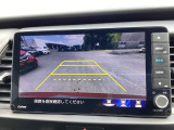 3ビュー切り替えやガイド線表示のバックカメラで、バックでの車庫入れも安心です。