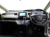 Honda車が初めての方にも扱いやすく分かりやすいインパネ周りと各種スイッチ類です。