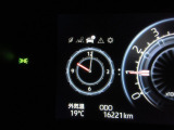 ディスプレイには運転に必要な様々な情報を表示します。