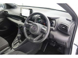 【運転席&助手席】シートは黒を基調にしたスタイリッシュなデザインです。クリーニング済みですので清潔感があり気持ち良く乗っていただけます♪