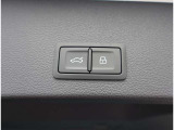 Audi正規ディーラーが高品質をお約束。高度な訓練・教育を受けたAudi専任メカニックが、100項目にもおよぶ精密な点検を実施。すべてクリアしたAudi車だけ、あなたのお手元に届けられるのです