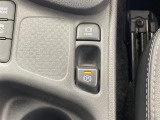 【電動パーキングブレーキ】パーキングブレーキを指先だけで操作可能です!力の弱い人にも安心してブレーキをかけていただけます!