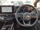 広々とした運転席周り!禁煙車です☆