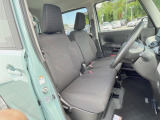 運転席シート廻りは使用感も少なく、良好な状態となっています。前オーナー様が丁寧に使っていたことがよくわかりますね。
