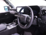 運転席から見たインパネ周りです。シートからはメーターはもちろん、広く周りを見渡せるフロントウィンド&インパネはリラックスして運転に集中することが出来ます!