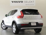 良質なスカンジナビアンデザインに全身を包まれたXC60には、控えめながら自信に満ちた、歴然とした美しさが備わっています。伝統のテールランプデザインは、変わらず安全へのこだわりが見てとれます。
