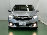 LEDヘッドライトを装備しています。LEDヘッドライトはとても明るく、雨の日や夜間走行も安全・安心です。オートライトコントロール付きで周囲の明るさに応じて自動で点灯・消灯します