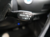 【レーダークルーズコントロール】アクセルペダルを踏まなくても、車間制御モードでは、先行車の車速変化に合わせた追従走行を行い、自動的に加速・減速・停止をします。