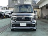 LEDヘッドライト装着車なので、夜間走行も明るく安全な走行をサポートいたします