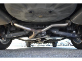 車両後方からの下回りです。マフラー防錆塗装や下回り防錆施工等も可能でございます。