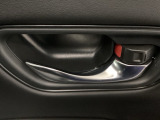 お客様に安全で快適なカーライフをお送りいただくために、中古車にも高いレベルの品質基準を設け、その基準に従って、全ての中古車について納車前整備を実施しています。