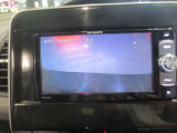 安心のバックモニター付きです!ナビの画面にカメラ映像がしっかり表示されるので、駐車が苦手な方でも安心して車庫入れができますよ♪