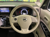 インテリアに合わせたデザインのステアリングは、運転される方のことも考え、運転しやすい形状、大きさです。是非一度、実際に触ってお確かめください。