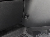 お車を購入される際はご不明な点や不安な点もあるかと思いますが、困ったらお気軽にご相談下さい! 【フリーダイアル】 でお電話頂ければ当店のスタッフがじっくりお話を聞かせて頂きます!