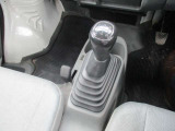 ABSなし!パワステなし!衝突軽減ブレーキなどの安全装置なし!そして5速マニュアルと、車を運転する楽しさを教えてくれます…!