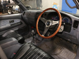 ハイラックス スポーツピックアップ 2.0 ダブルキャブ 標準ボディ 4WD 