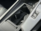 使用しない時にはカバーをする事が出来るドリンクホルダー